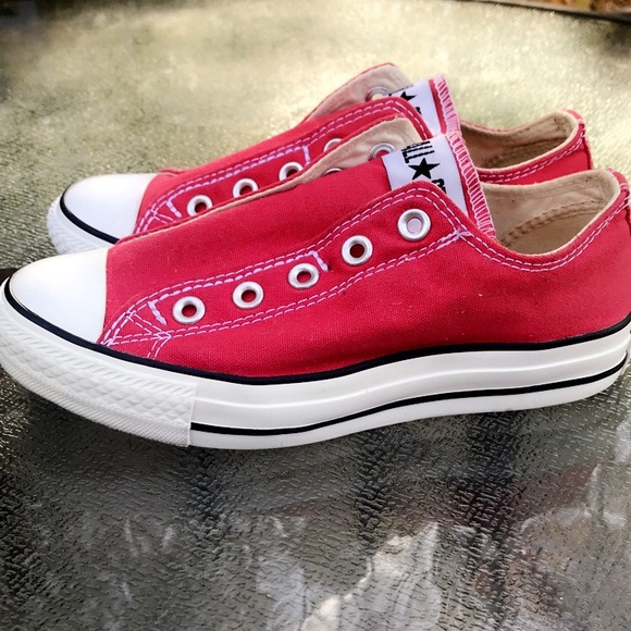 Red Converse Chuck Taylor All Stars. - Picture 2 of 7